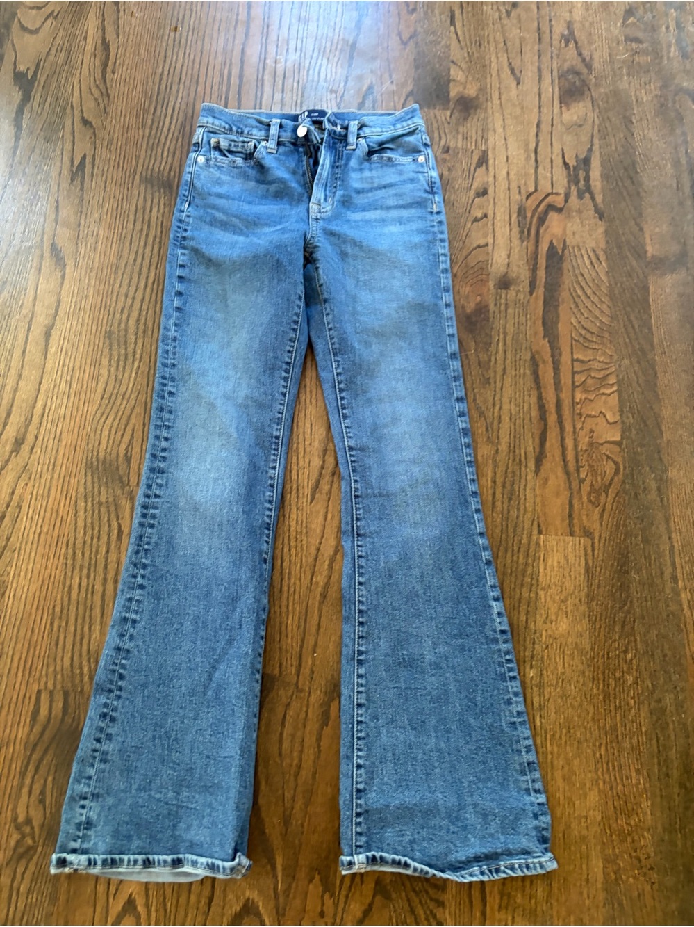 Classic Women's GAP Blue Flared Jeans Sz 25/0 euc